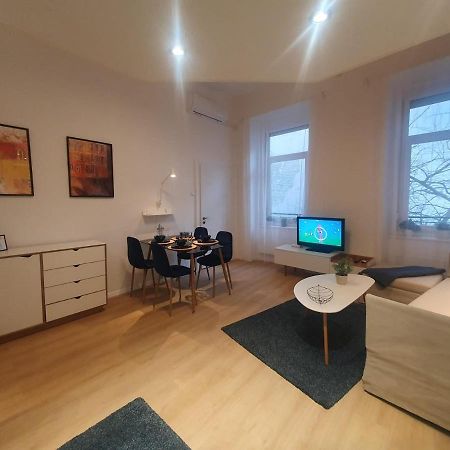 Petofi Apartment With Air Condition Budapest Kültér fotó
